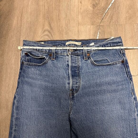 Levi's Light Blue Cropped Jeans - Picture 11 of 14